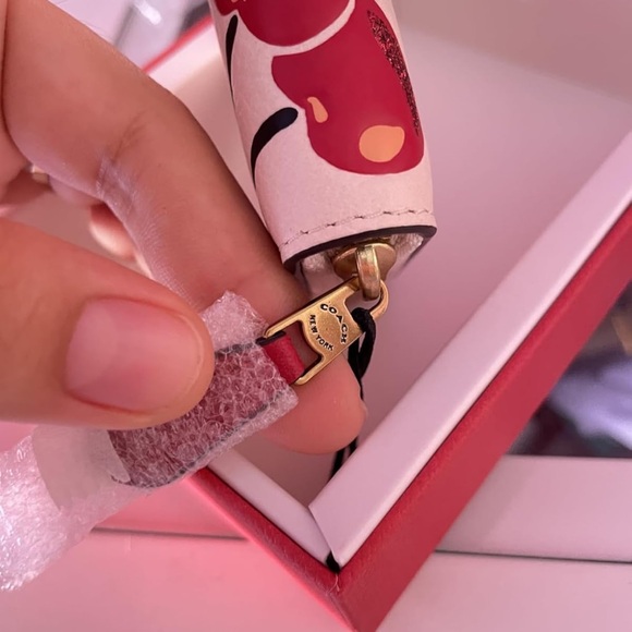 Coach Cherry Print White Small Wallet - New - Picture 7 of 7